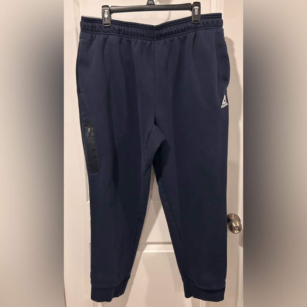 Men’s Reebok jogger style sweatpants size XL